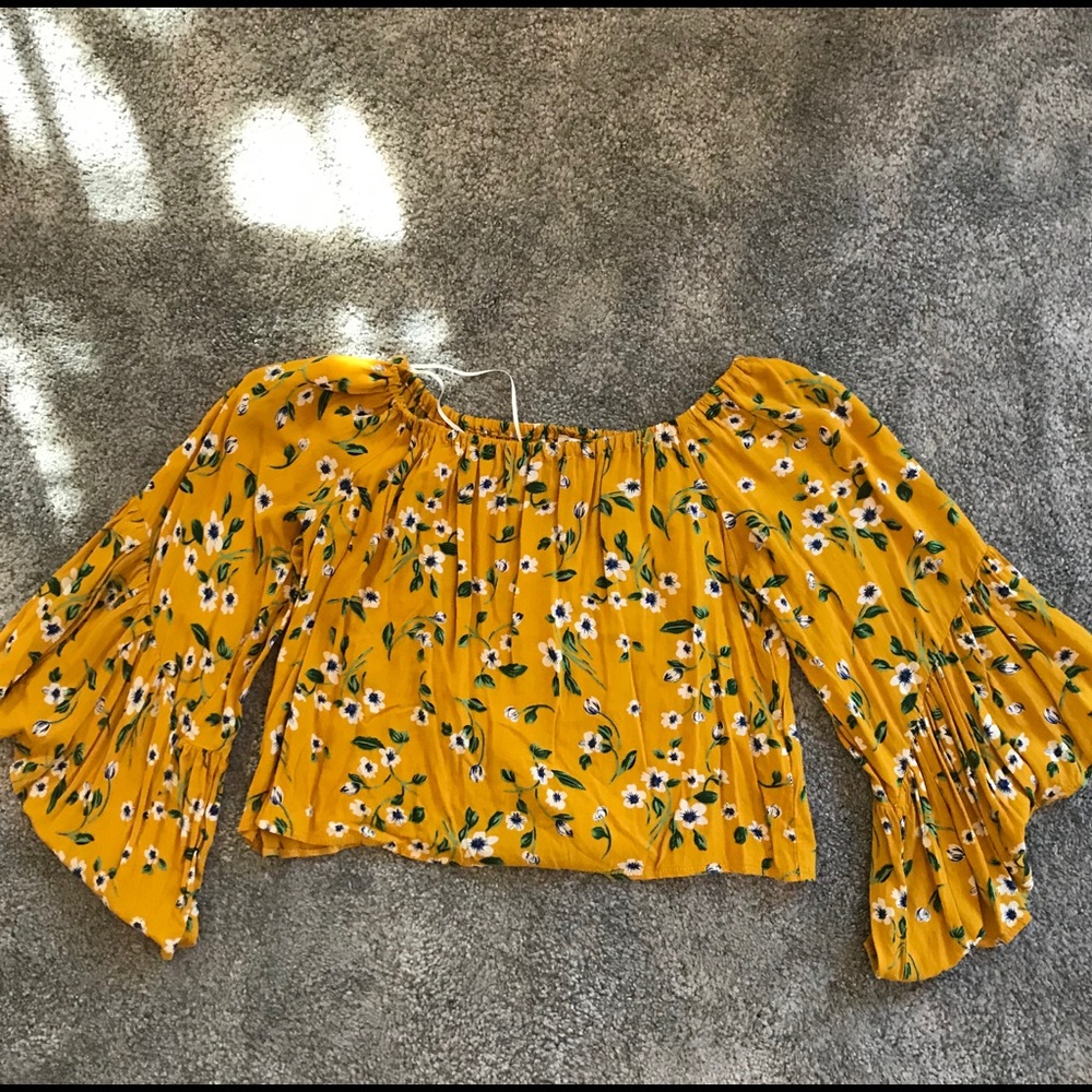 Flower patterned flowy shirt